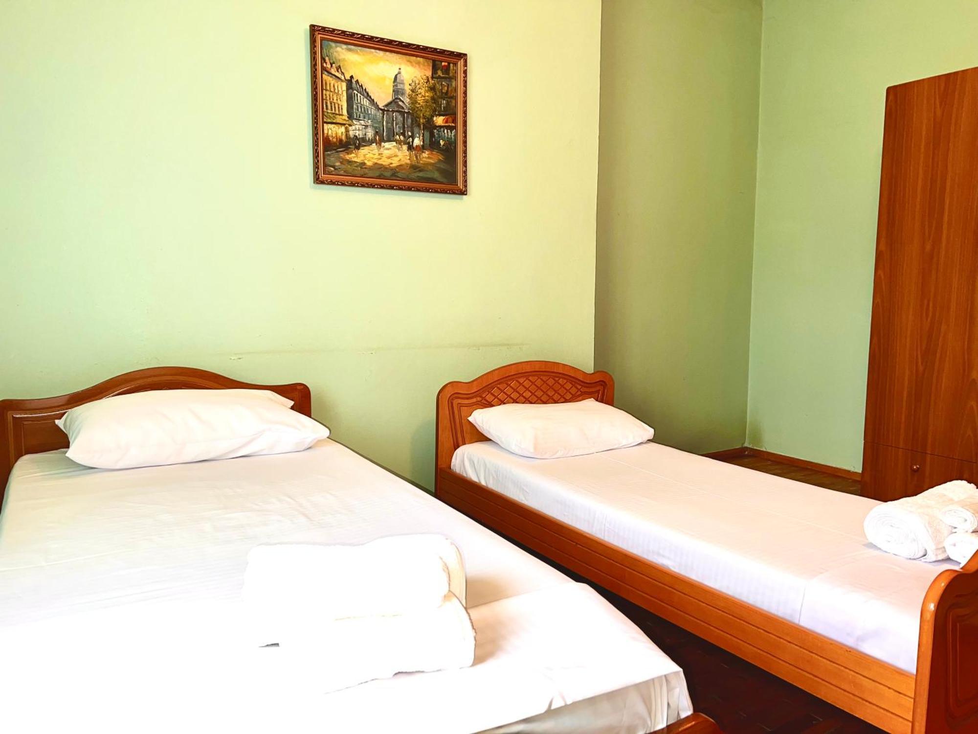 Berat Private Room In Haxhialiu Villa Extérieur photo