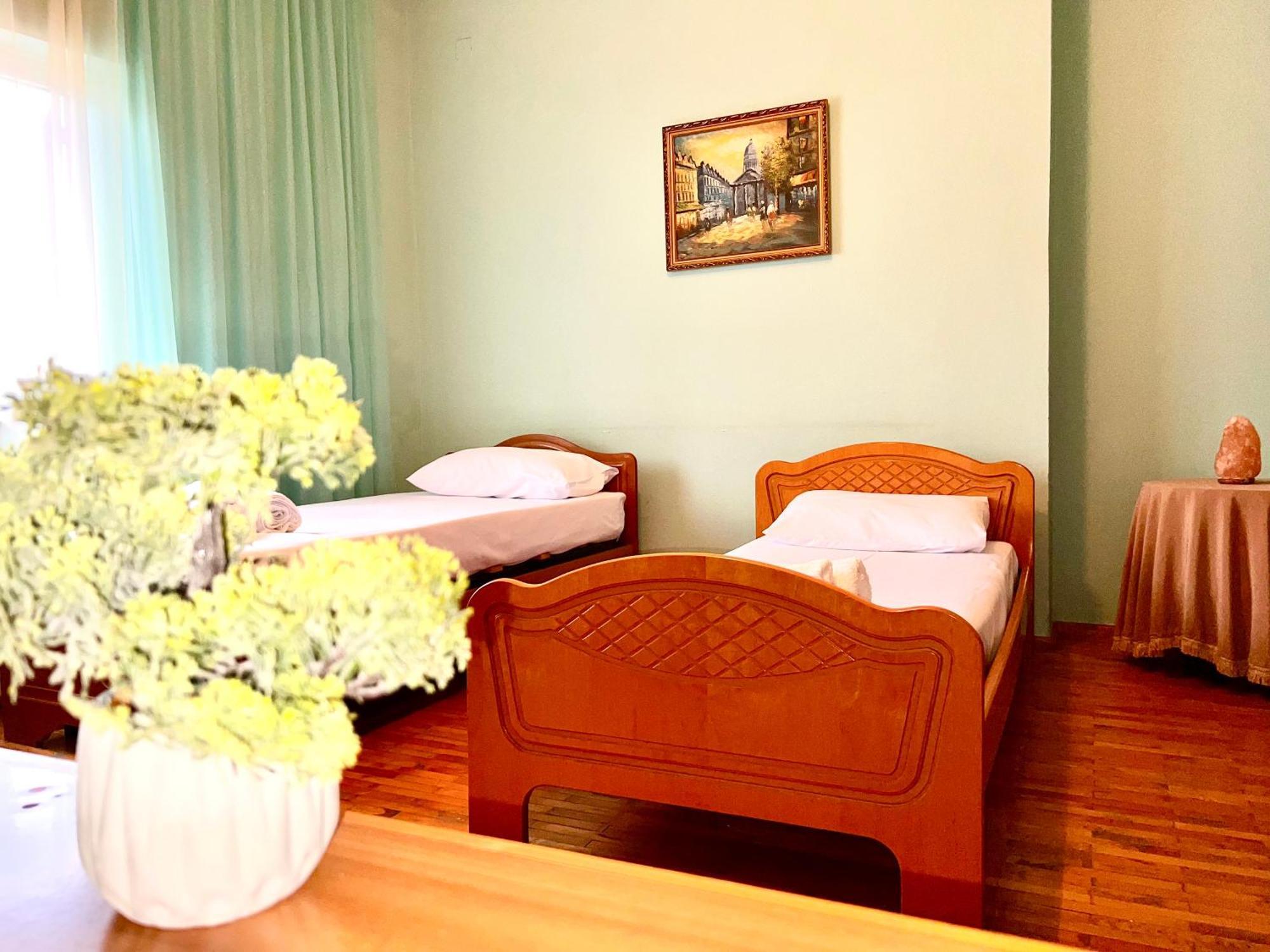 Berat Private Room In Haxhialiu Villa Extérieur photo